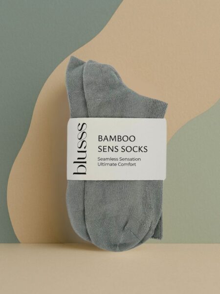 BLUSSS BAMBOO – ÕMBLUSTETA JA SOONIKUTA SOKID TUNDLIKELE JALGADELE (ERINEVAD VÄRVID)